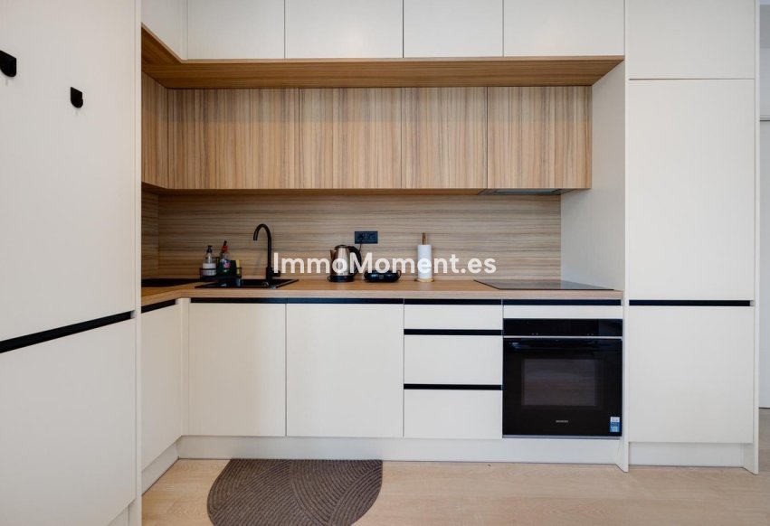 Resale - Apartment - Torrevieja - Torrevieja Centro