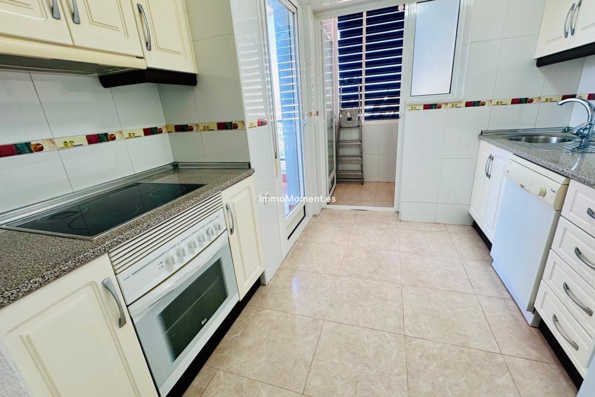 Resale - Apartment - Villajoyosa - Villajoyosa Centro