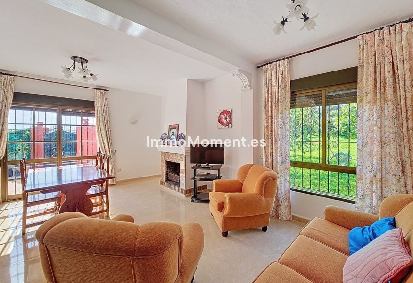 Resale - Country house - Estepona - El Padron