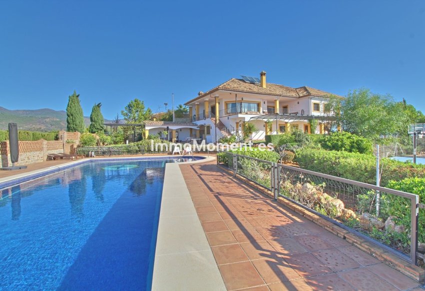 Resale - Country house - Estepona - Estepona Centro