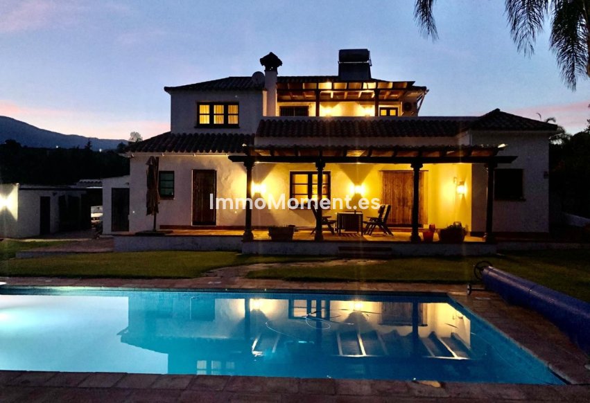 Resale - Country house - Estepona - Estepona Centro