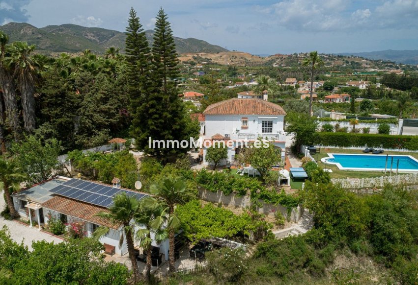 Resale - Country house - Inland  - Alhaurín de la Torre