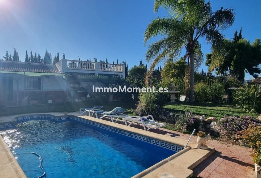 Resale - Country house - Inland  - Alhaurín de la Torre