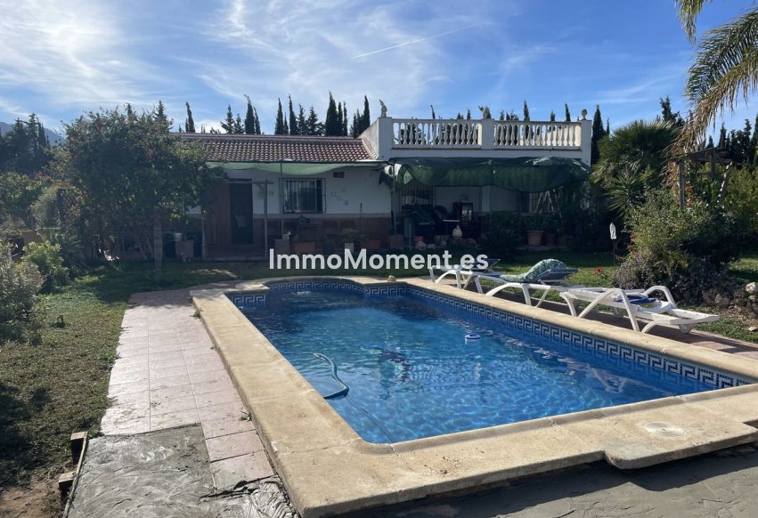 Resale - Country house - Inland  - Alhaurín de la Torre