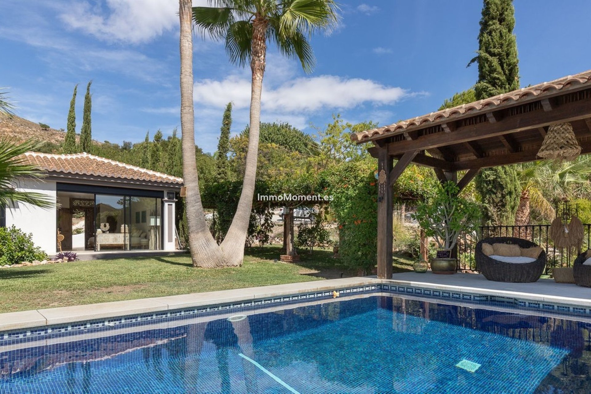 Resale - Country house - Inland  - Alhaurín de la Torre