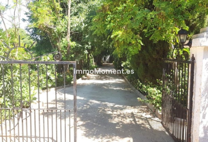 Resale - Country house - Inland  - Alhaurín de la Torre