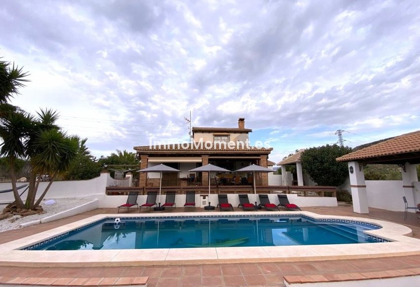 Resale - Country house - Inland  - Alhaurín el Grande Centro