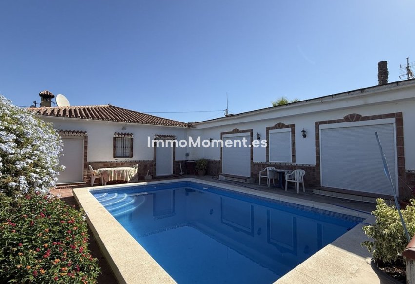 Resale - Country house - Inland  - Alhaurín el Grande Centro