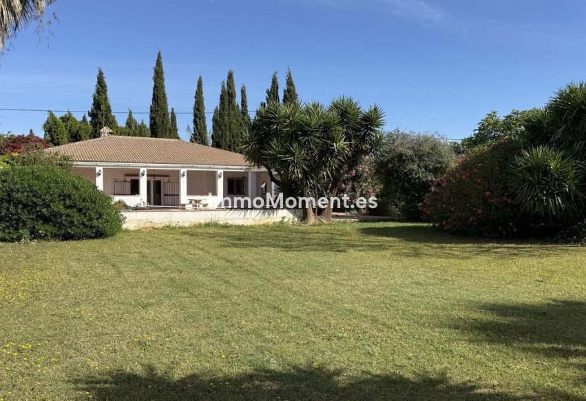 Resale - Country house - Inland  - Alhaurín el Grande Centro