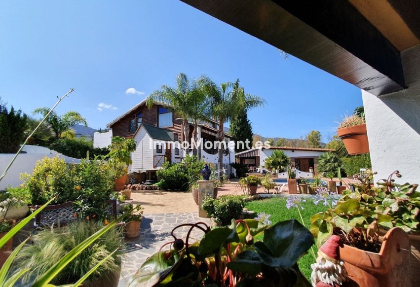 Resale - Country house - Inland  - Alhaurín el Grande Centro