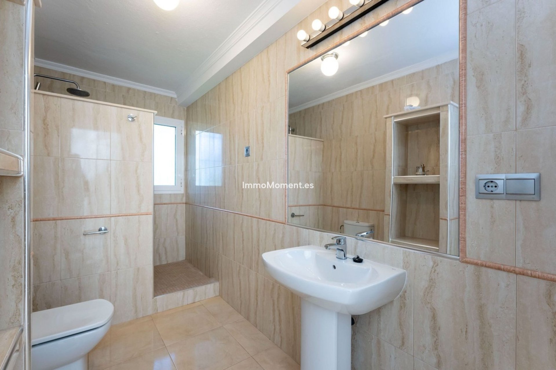 Resale - Country house - Inland  - Alhaurín el Grande Centro