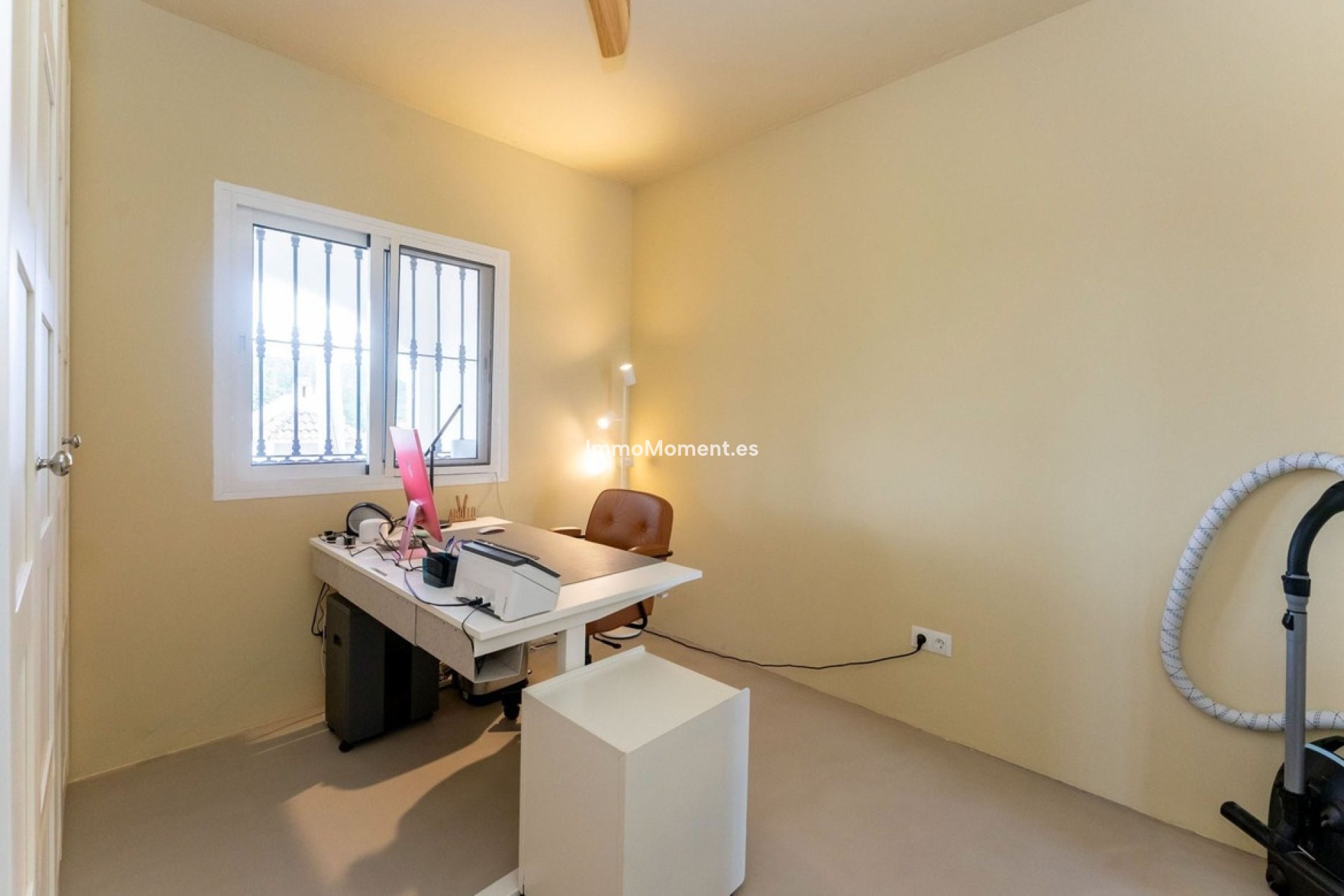 Resale - Country house - Inland  - Alhaurín el Grande Centro