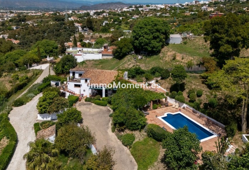 Resale - Country house - Inland  - Alhaurín el Grande Centro