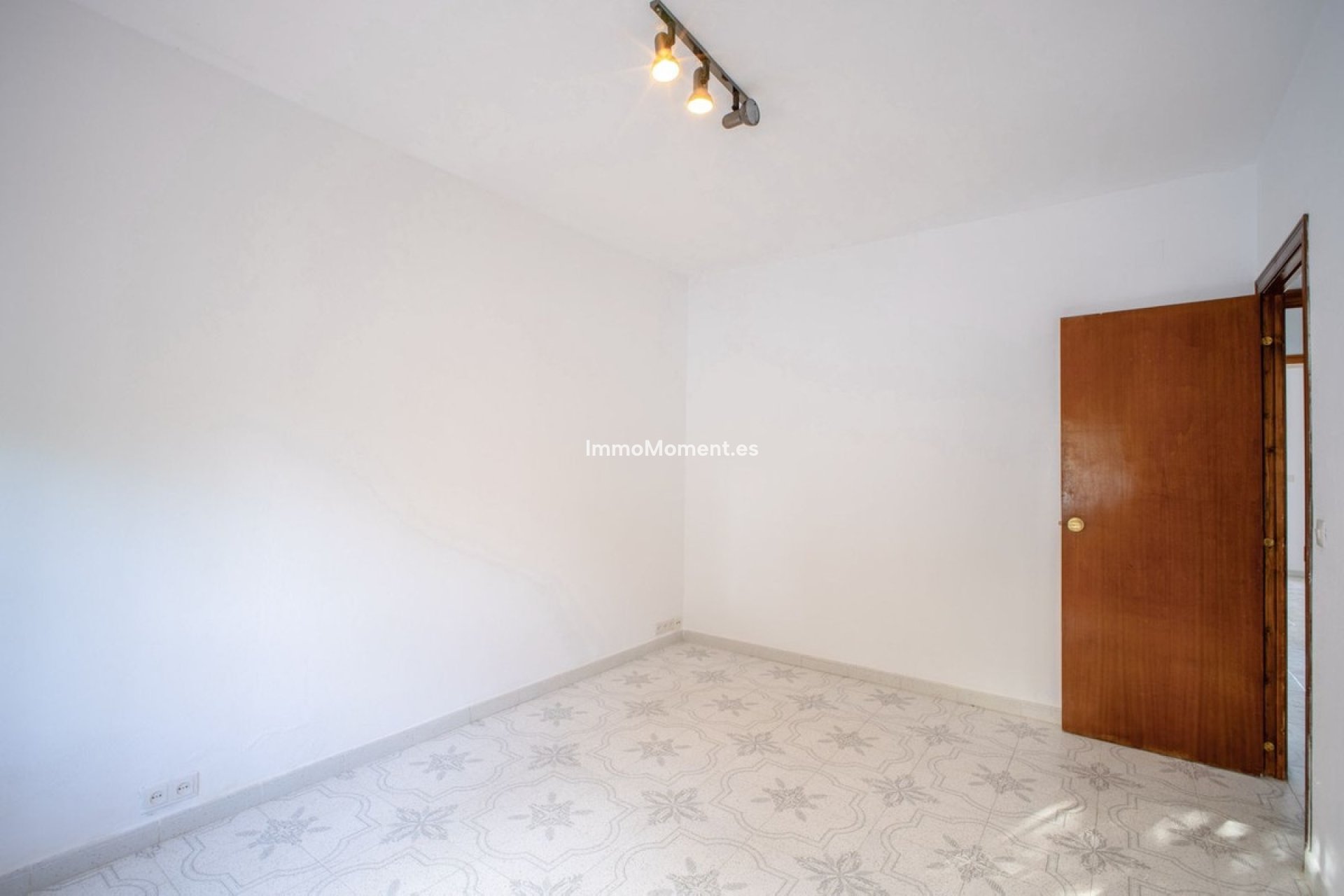 Resale - Country house - Inland  - Alhaurín el Grande Centro