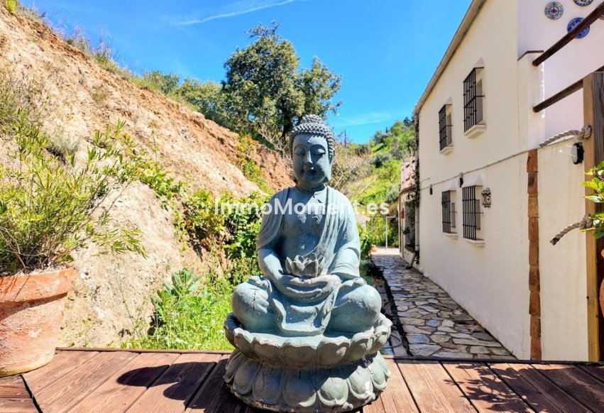 Resale - Country house - Inland  - Almogía