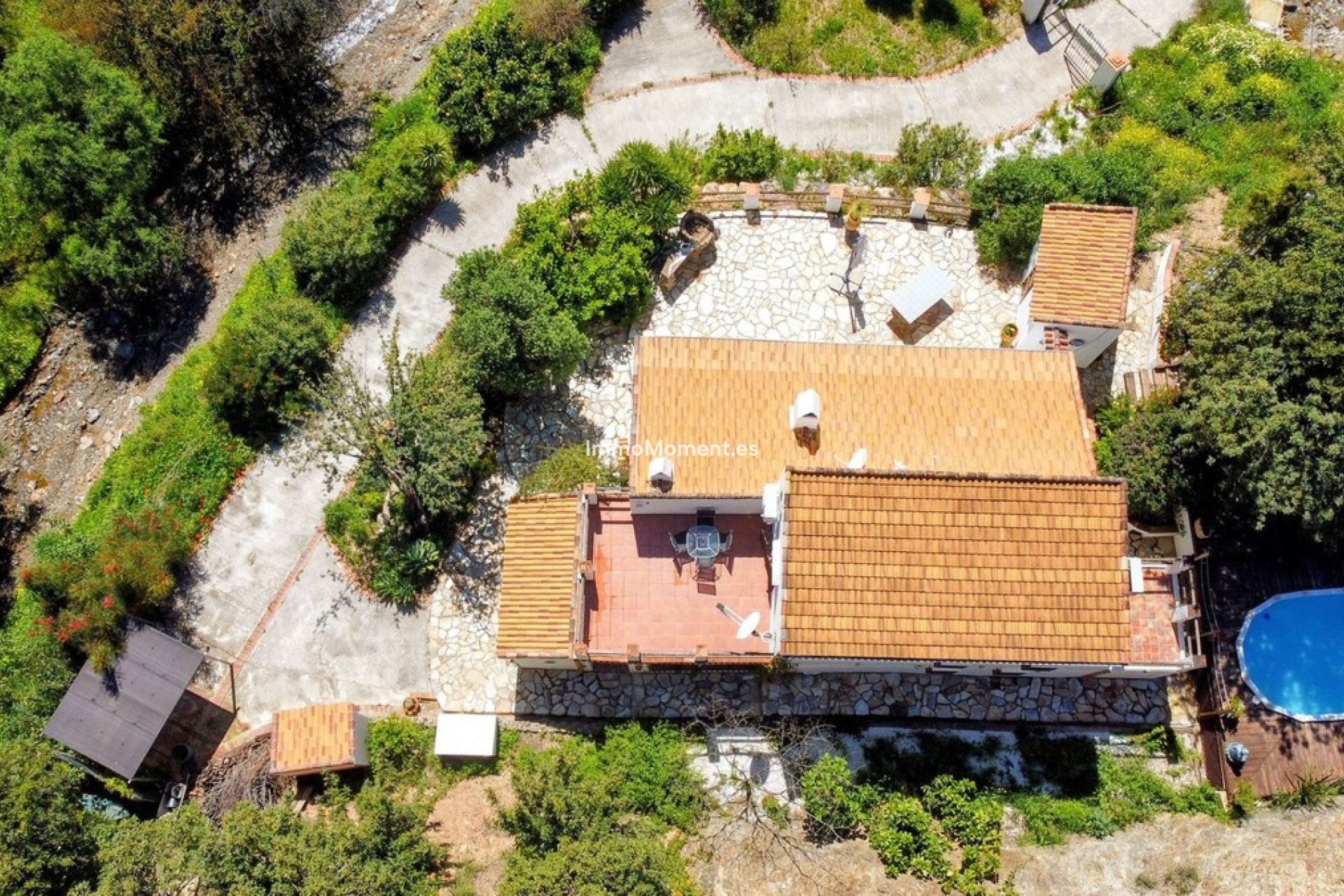 Resale - Country house - Inland  - Almogía