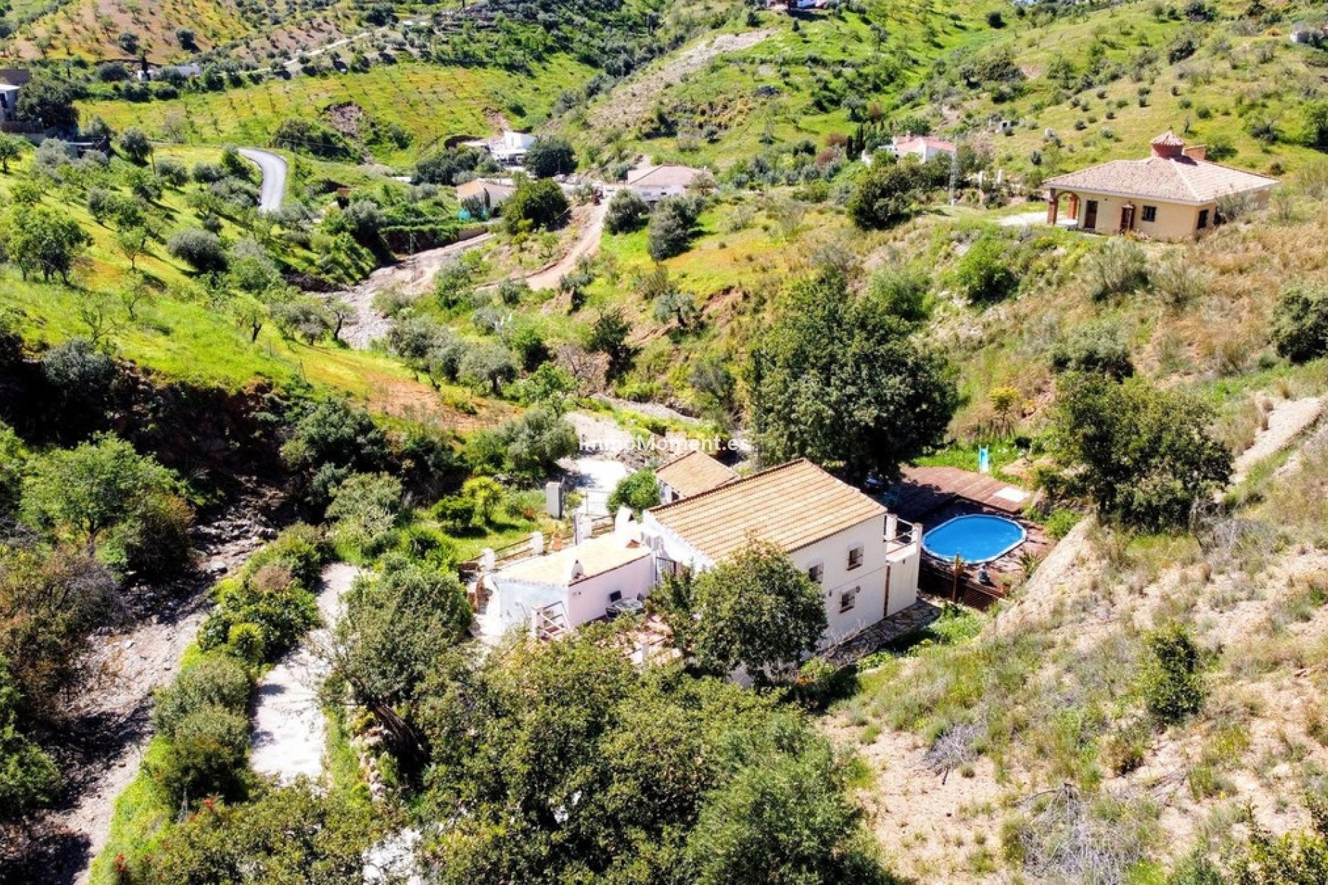 Resale - Country house - Inland  - Almogía