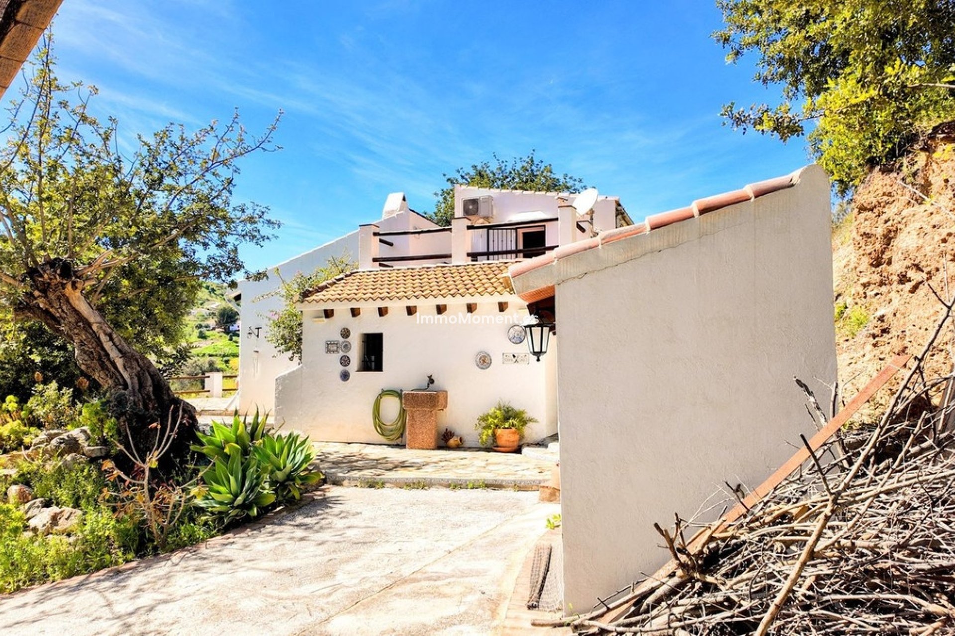 Resale - Country house - Inland  - Almogía