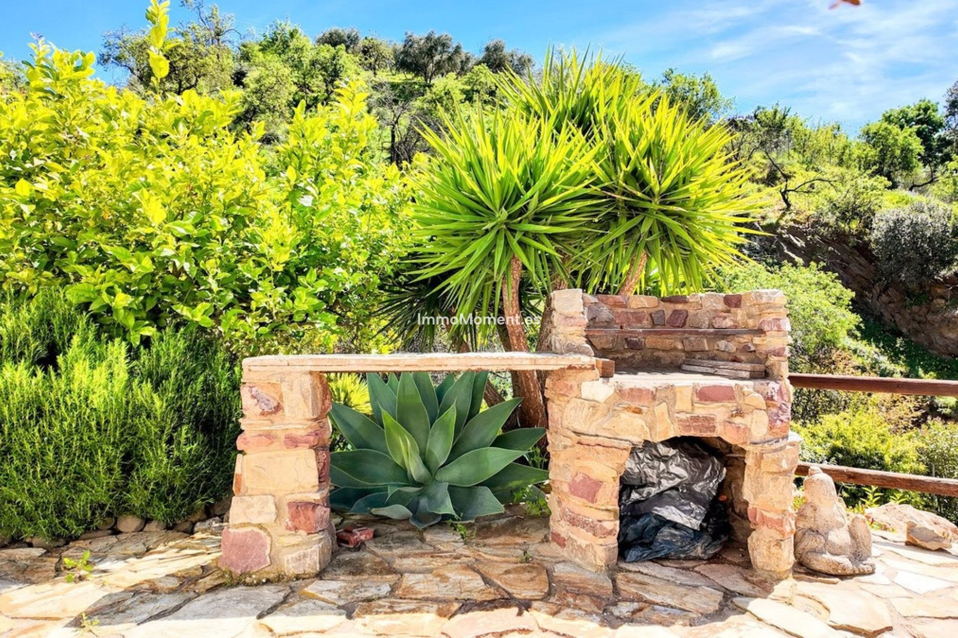 Resale - Country house - Inland  - Almogía