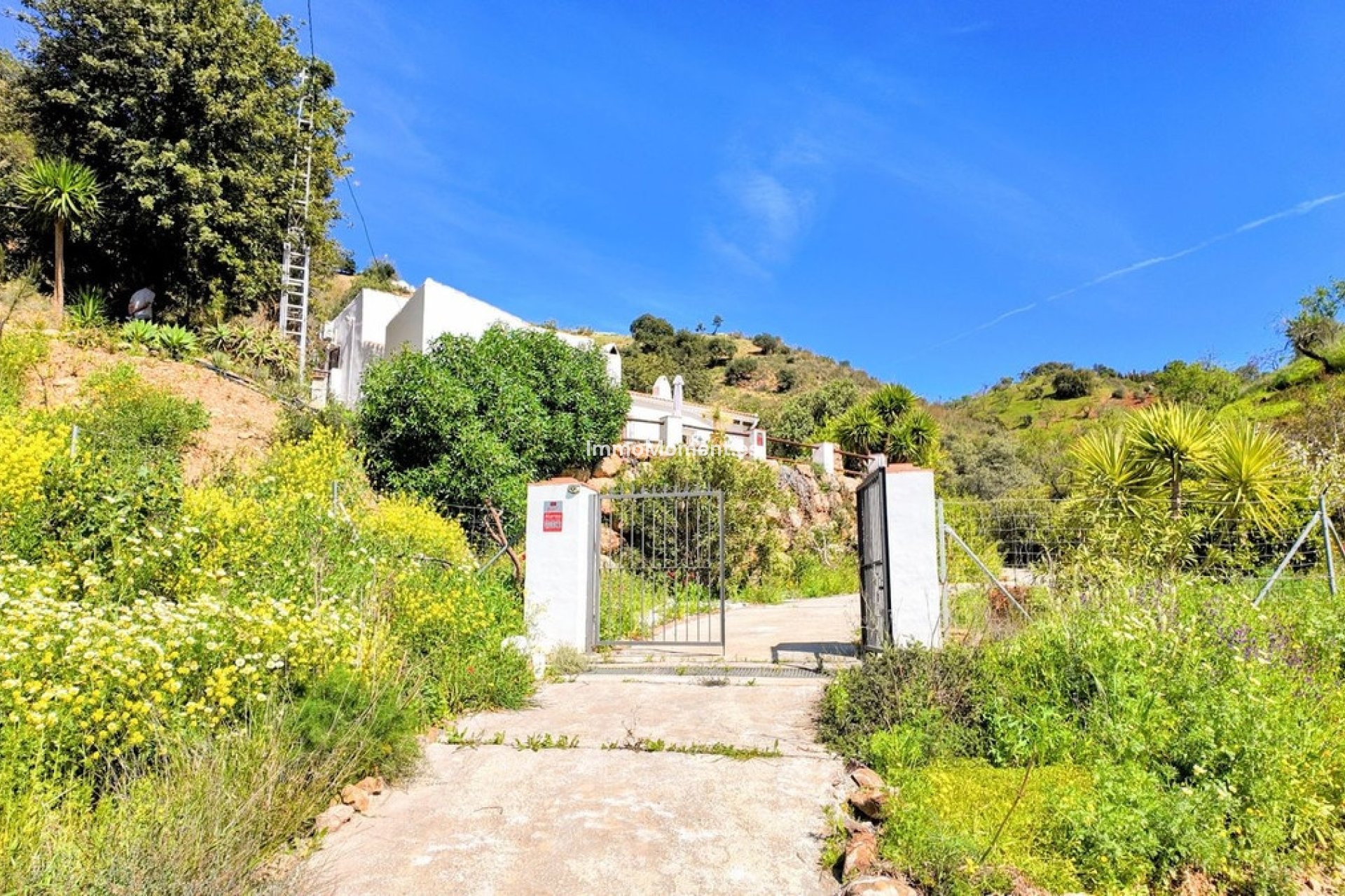 Resale - Country house - Inland  - Almogía
