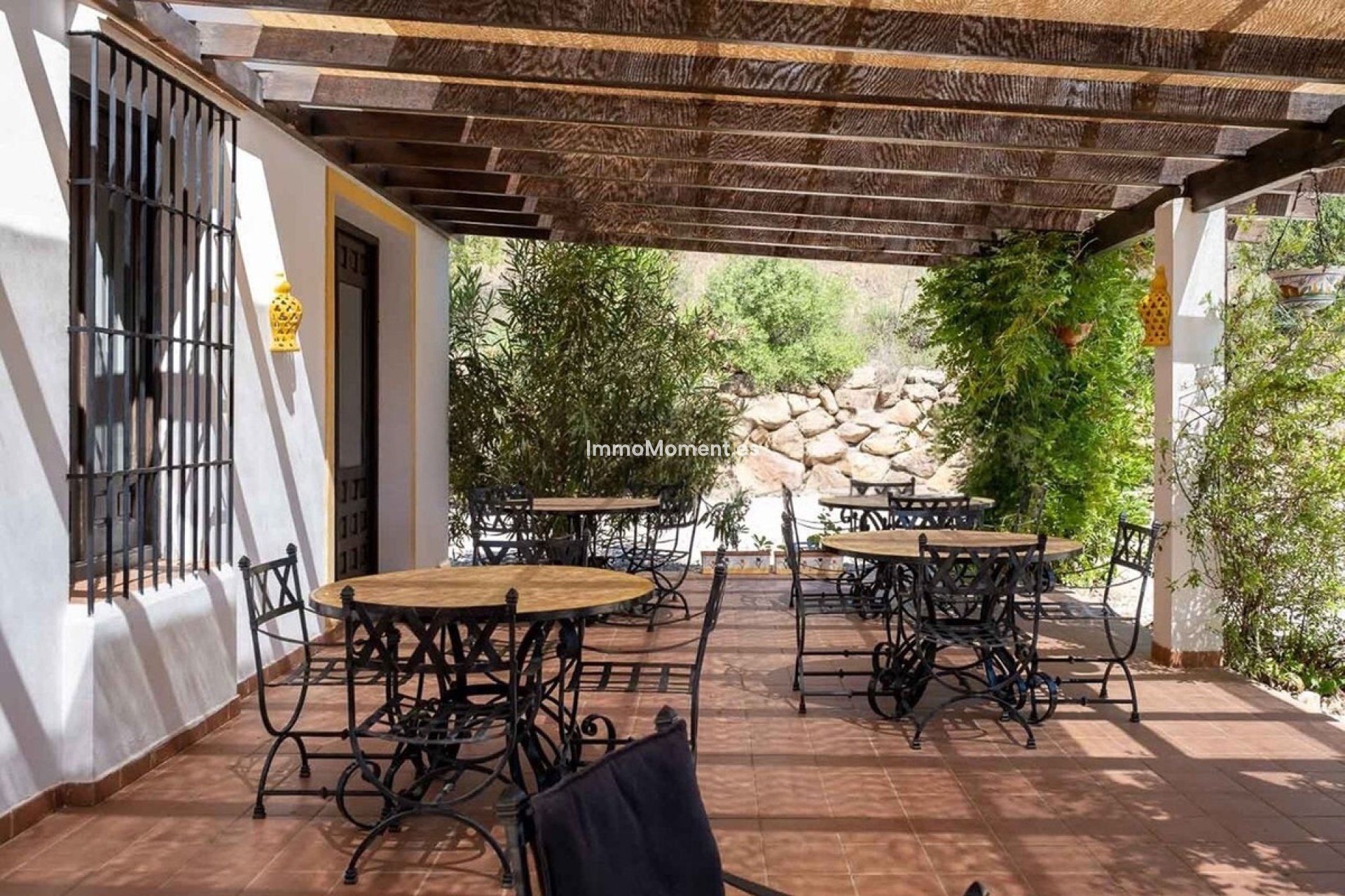 Resale - Country house - Inland  - Almogía