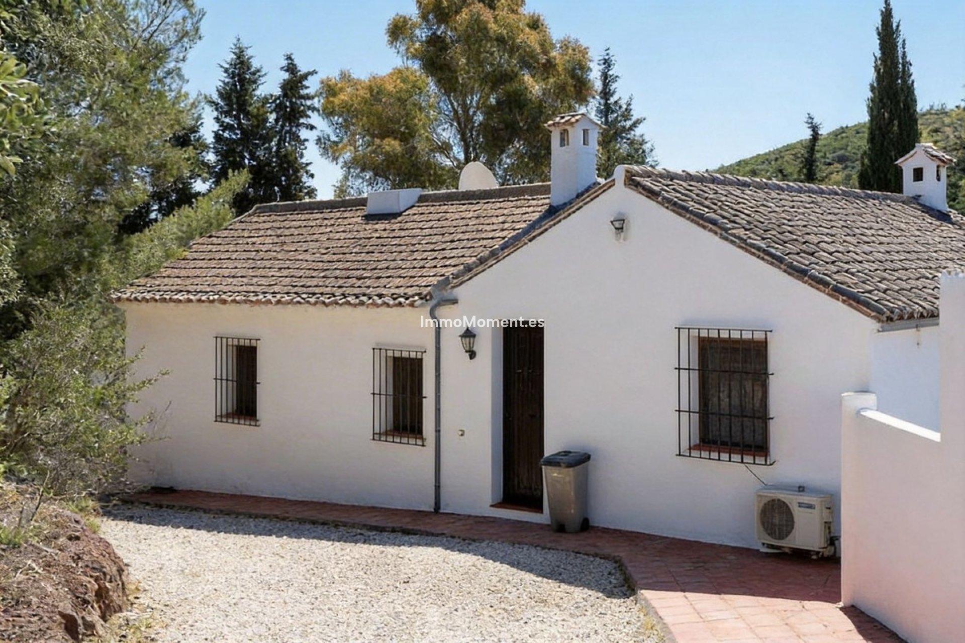 Resale - Country house - Inland  - Almogía