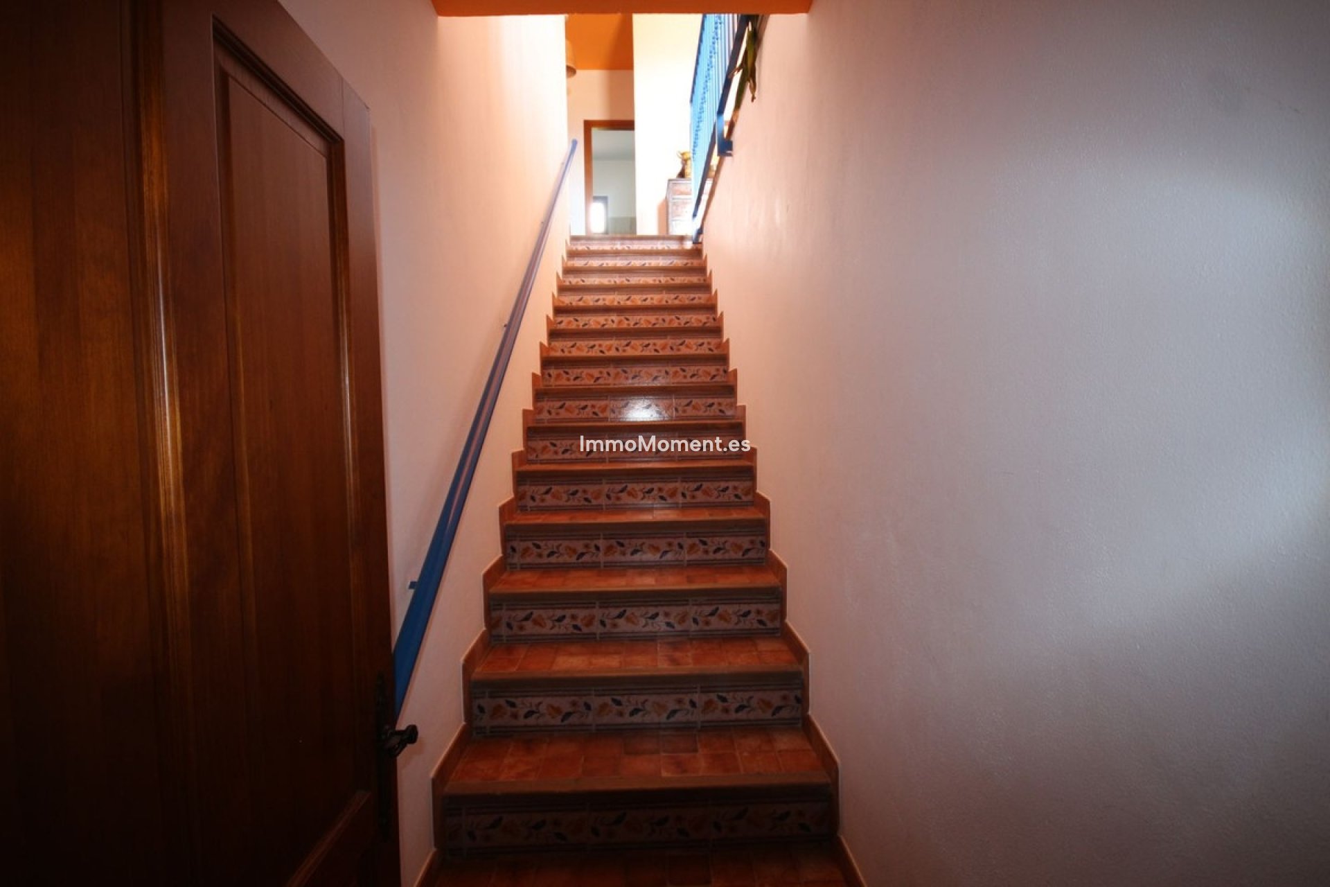 Resale - Country house - Inland  - Almogía