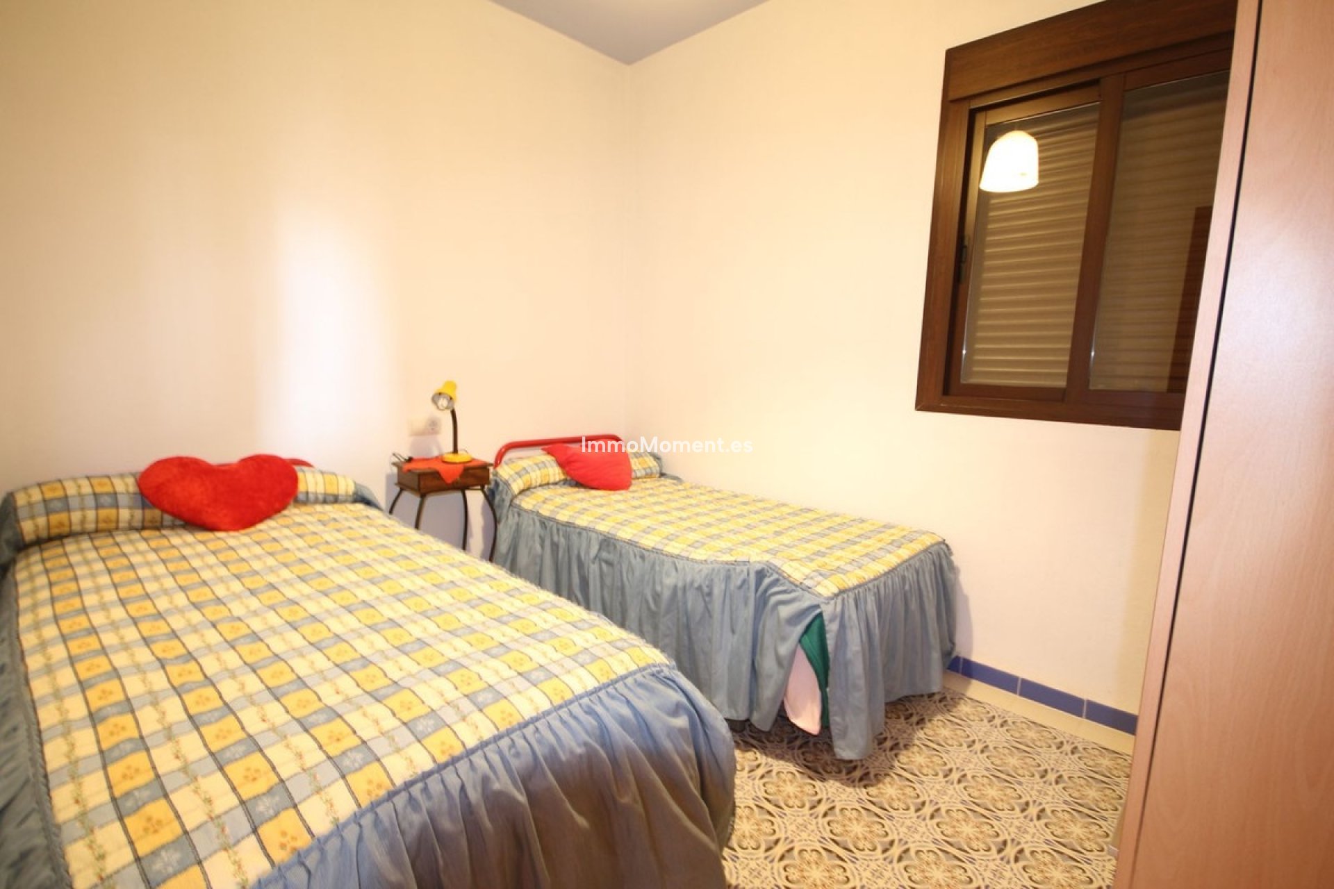 Resale - Country house - Inland  - Almogía