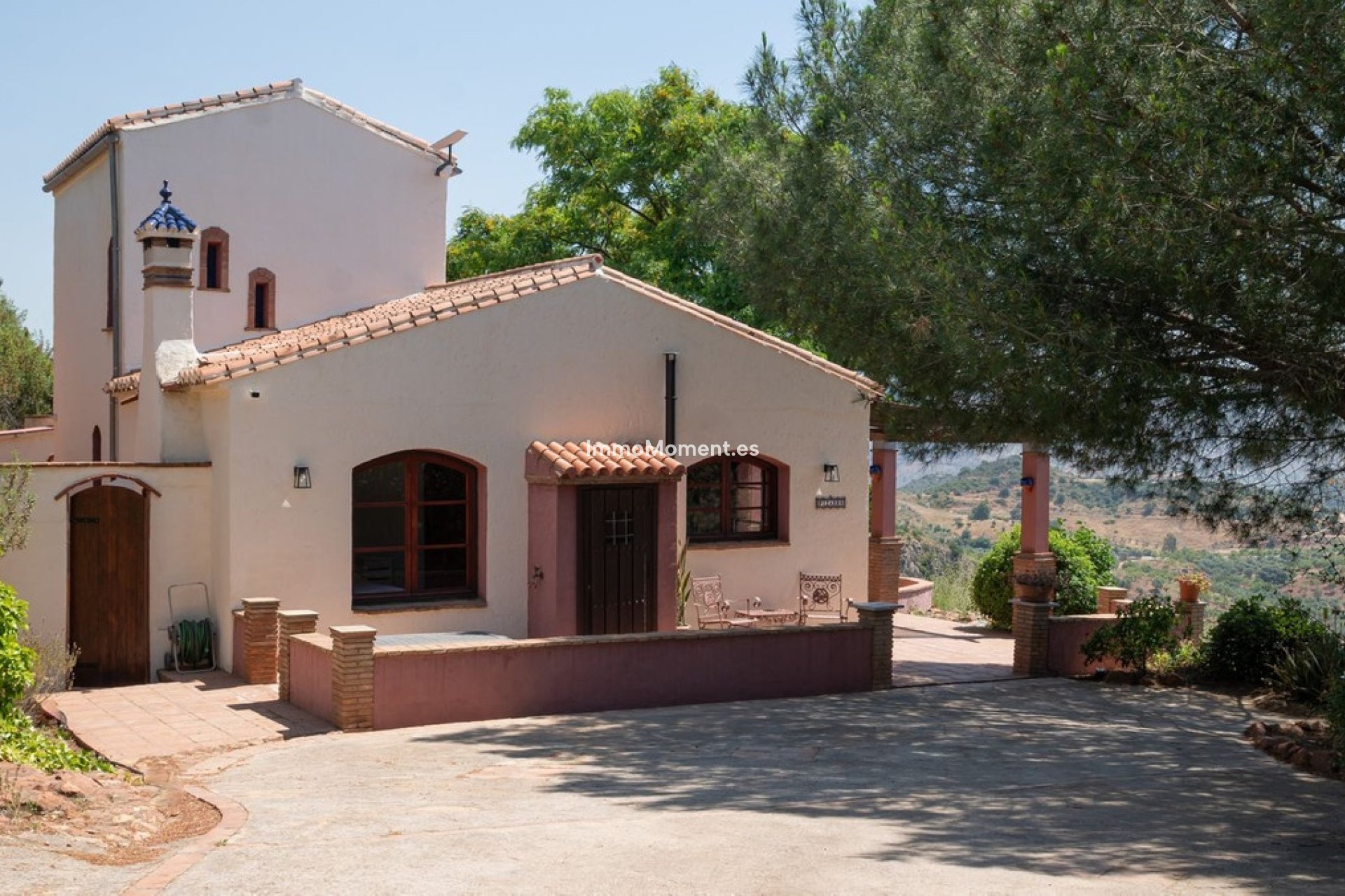 Resale - Country house - Inland  - Almogía