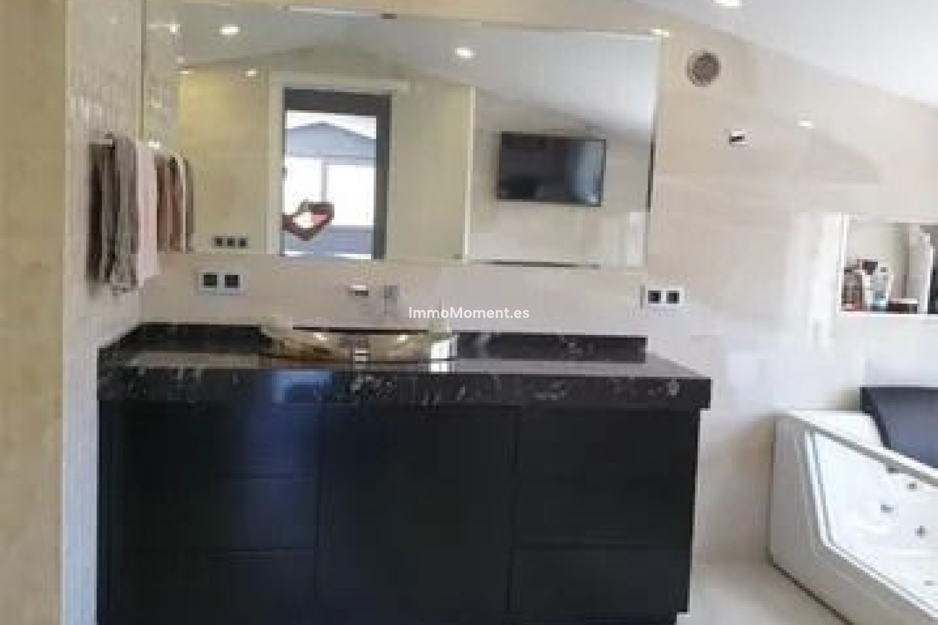 Resale - Country house - Inland  - Coín