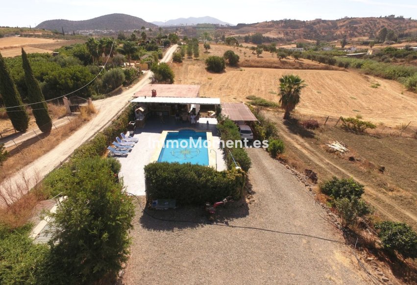 Resale - Country house - Inland  - Coín