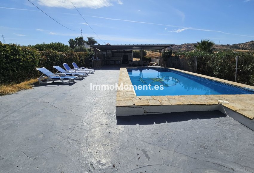 Resale - Country house - Inland  - Coín