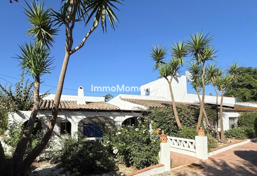 Resale - Country house - Inland  - Coín