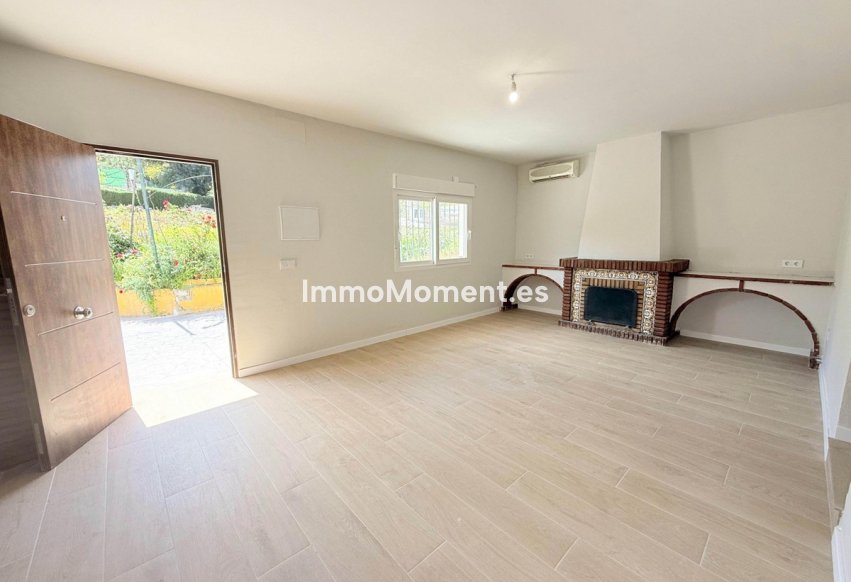 Resale - Country house - Inland  - Coín