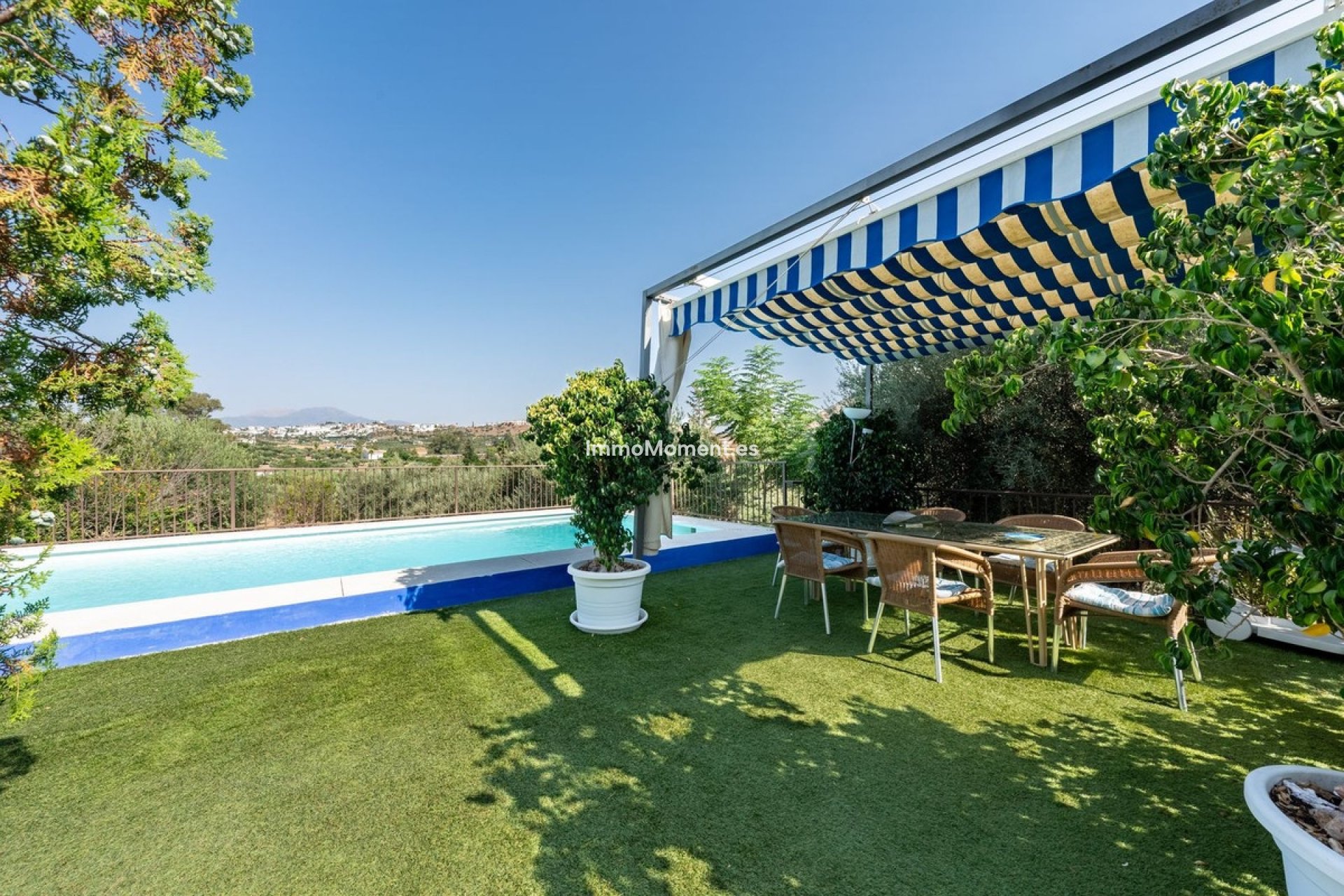 Resale - Country house - Inland  - Coín