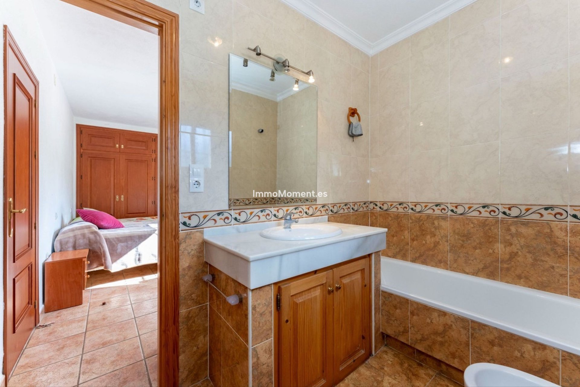 Resale - Country house - Inland  - Coín