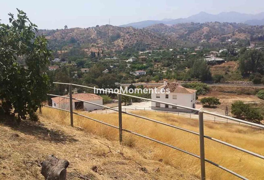 Resale - Country house - Inland  - Coín