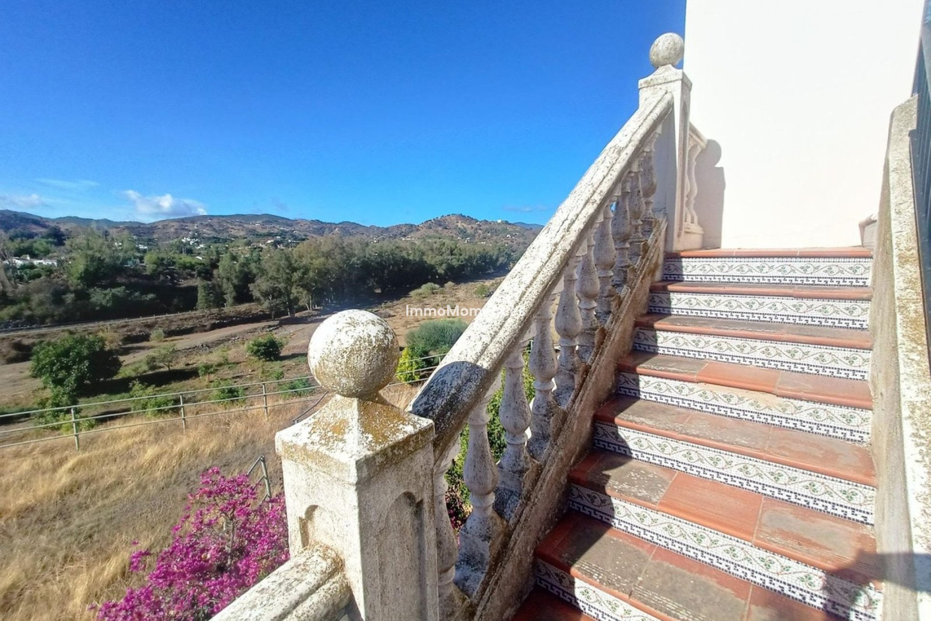 Resale - Country house - Inland  - Coín