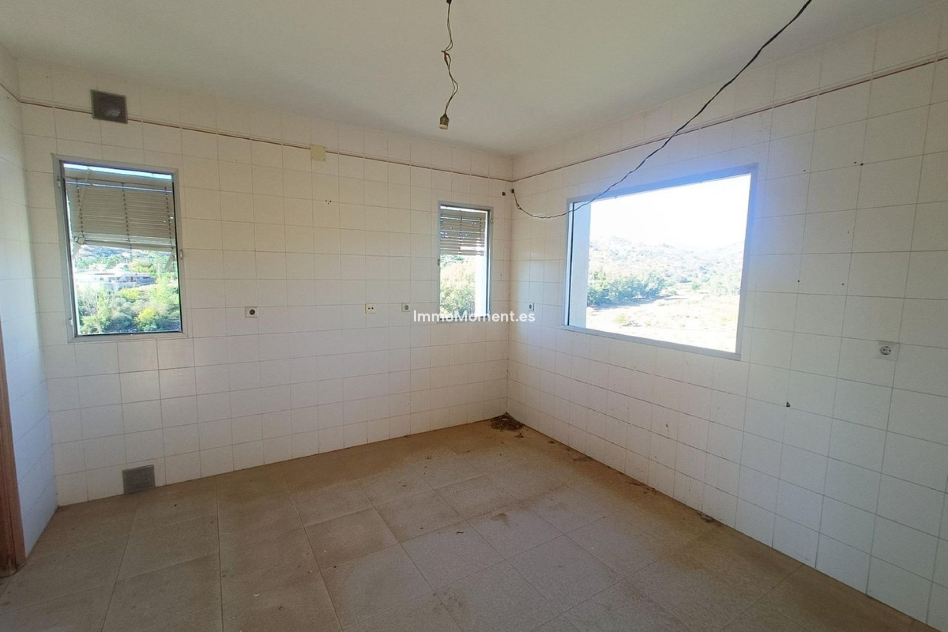 Resale - Country house - Inland  - Coín