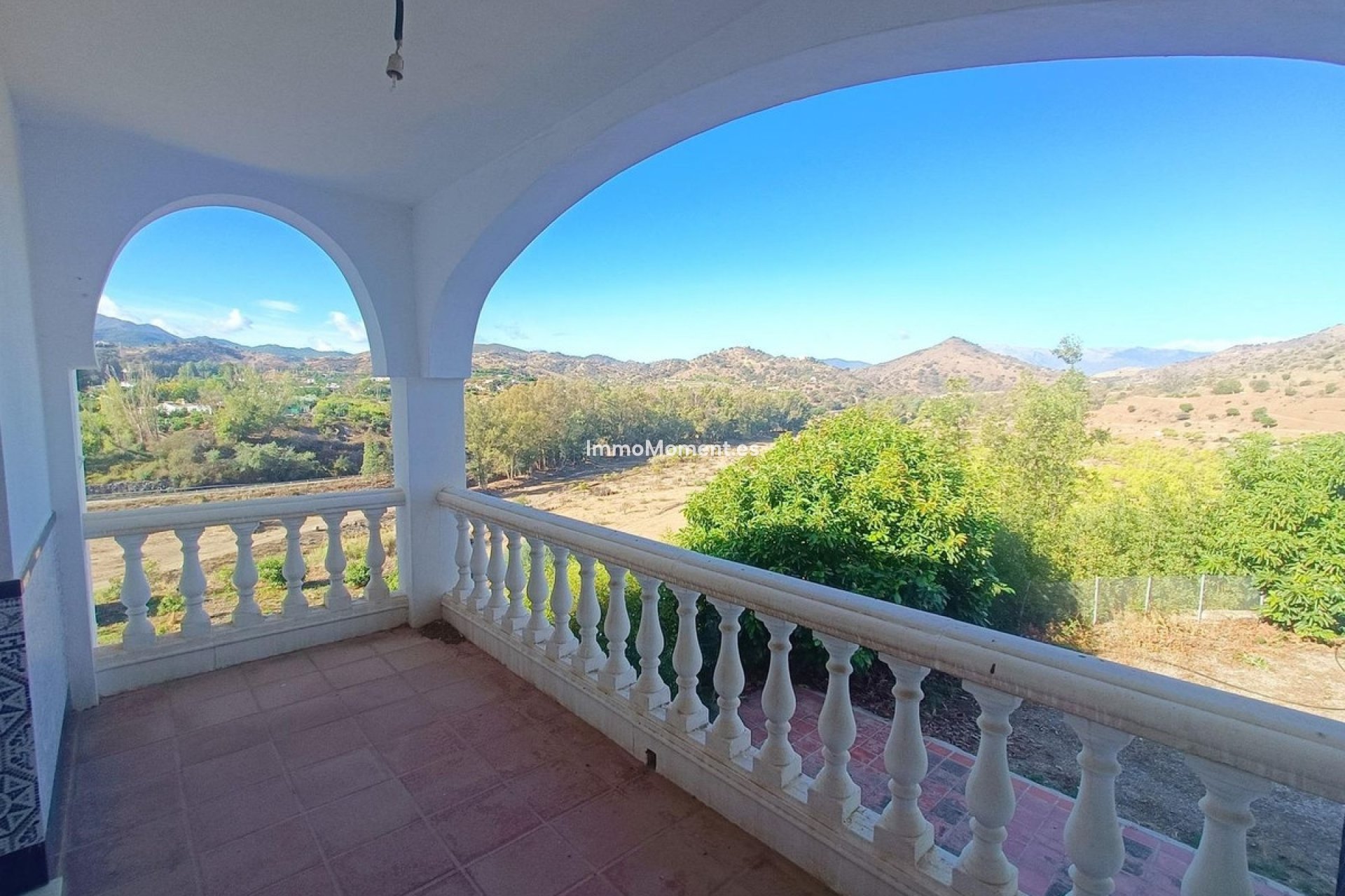 Resale - Country house - Inland  - Coín