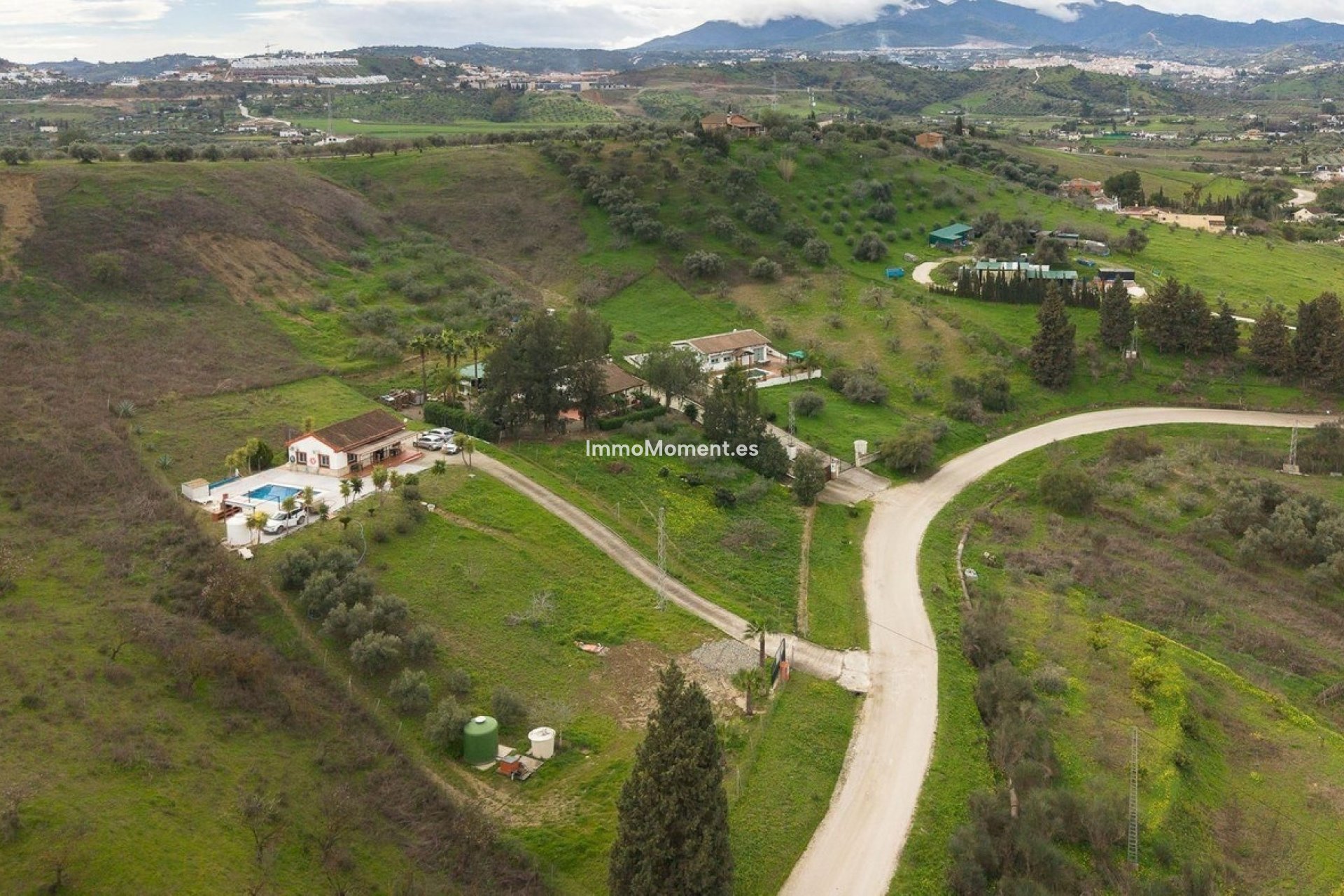 Resale - Country house - Inland  - Coín