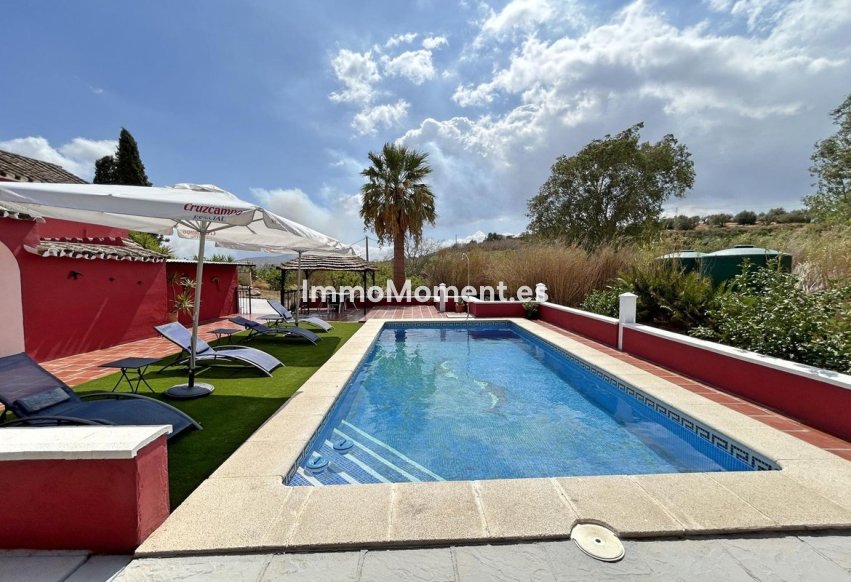 Resale - Country house - Inland  - Coín