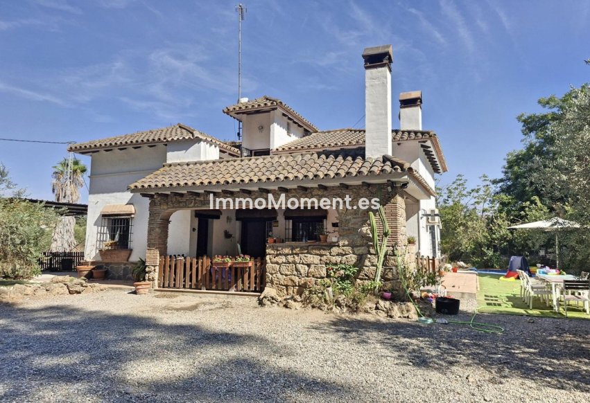 Resale - Country house - Inland  - Coín