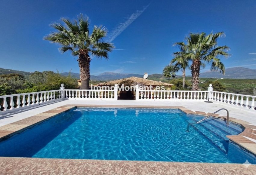 Resale - Country house - Inland  - Coín