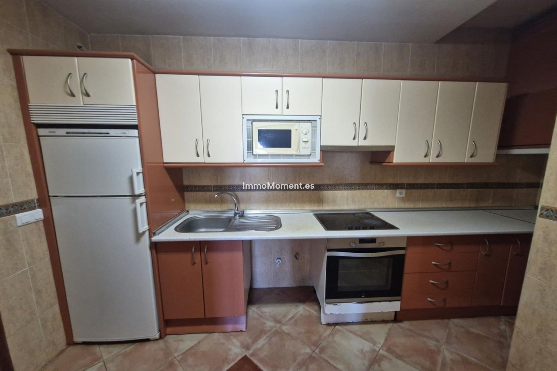 Resale - Country house - Inland  - Coín