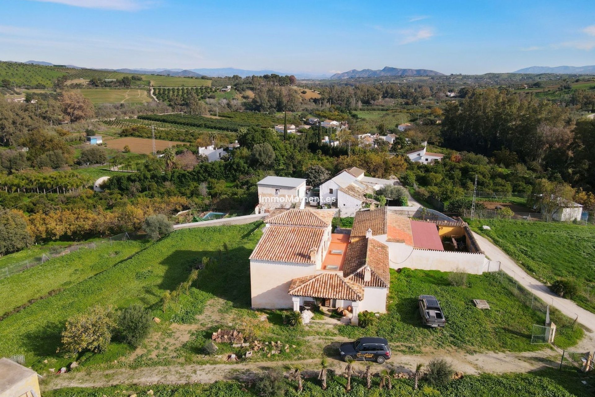 Resale - Country house - Inland  - Coín
