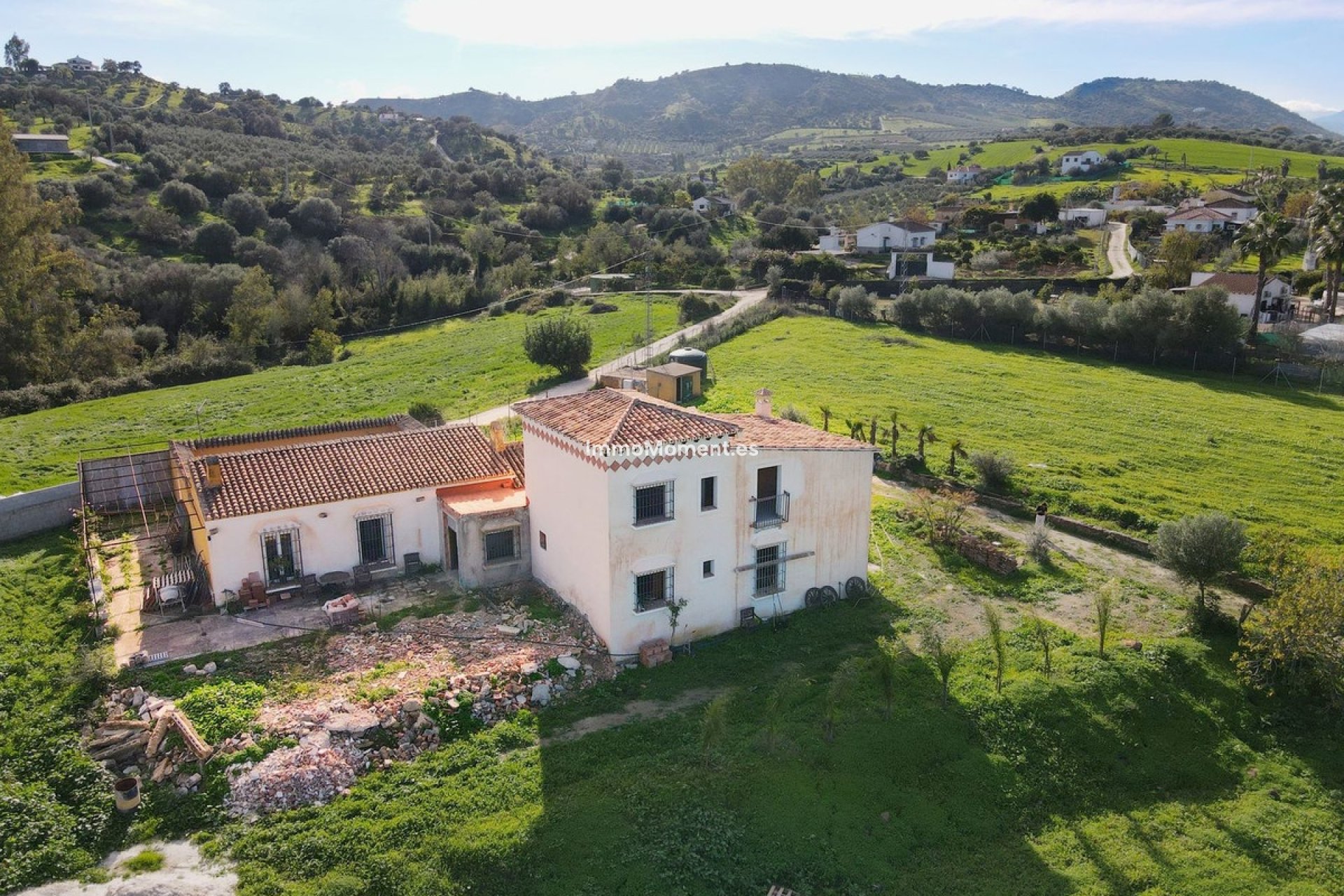 Resale - Country house - Inland  - Coín