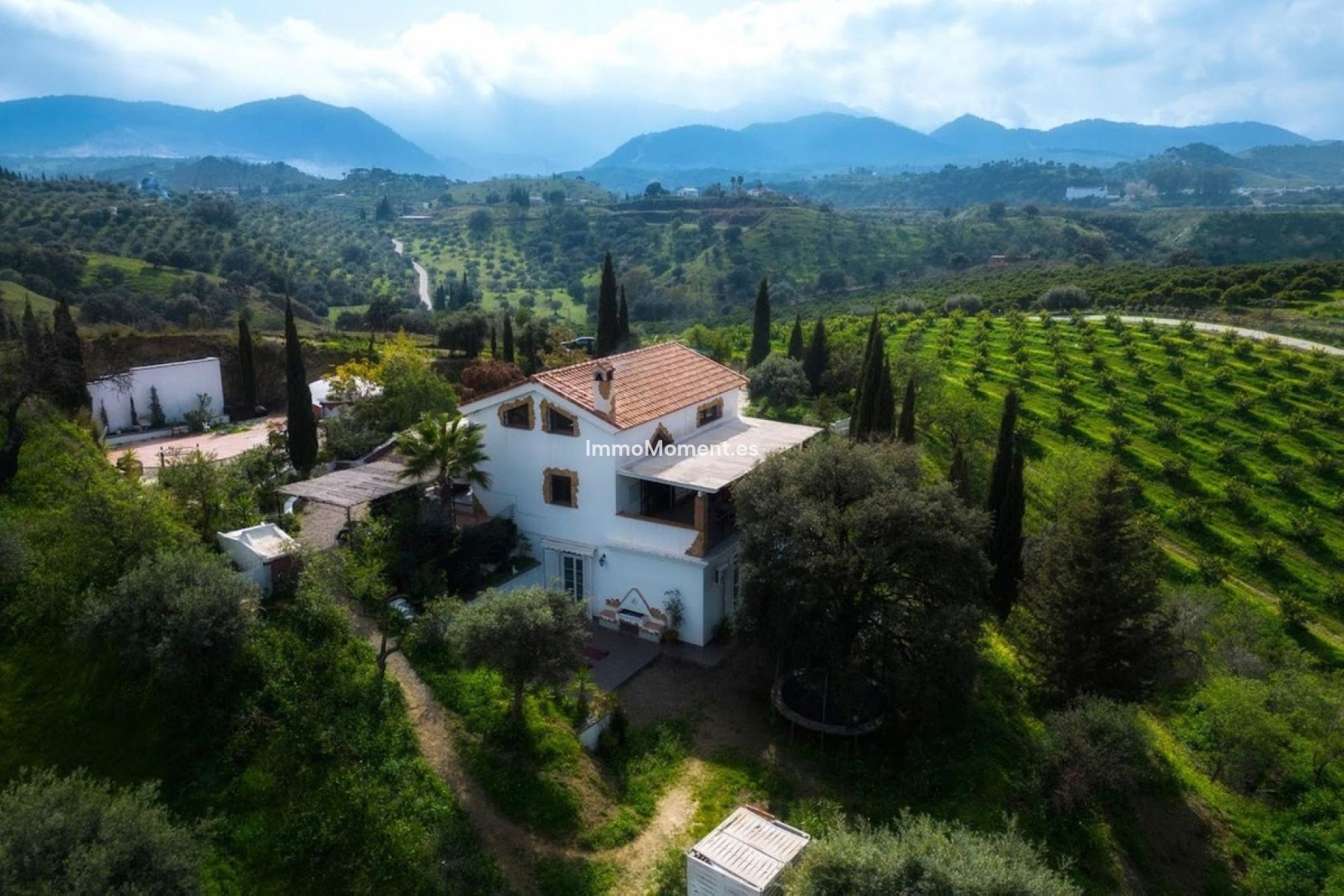 Resale - Country house - Inland  - Coín