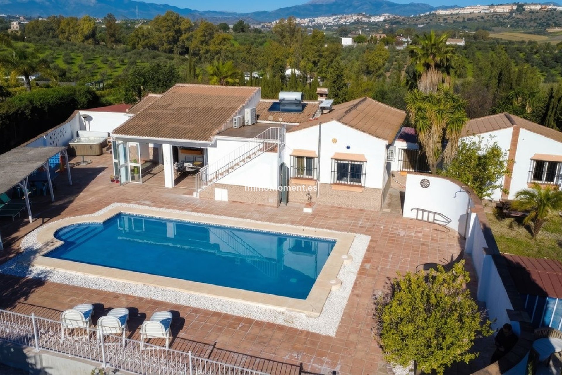 Resale - Country house - Inland  - Coín