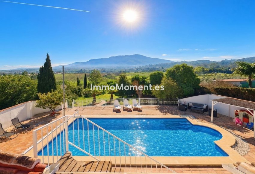 Resale - Country house - Inland  - Coín